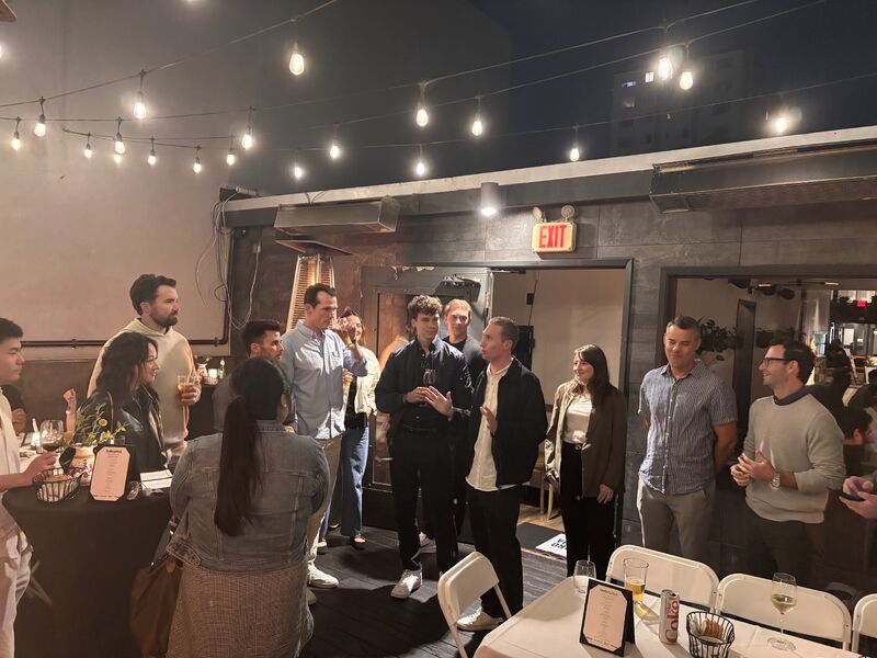 Founders and investors connecting at Bulletpitch's October San Francisco dinner